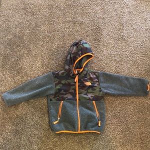 Boys North Face zip-up fleece jacket (4T)
